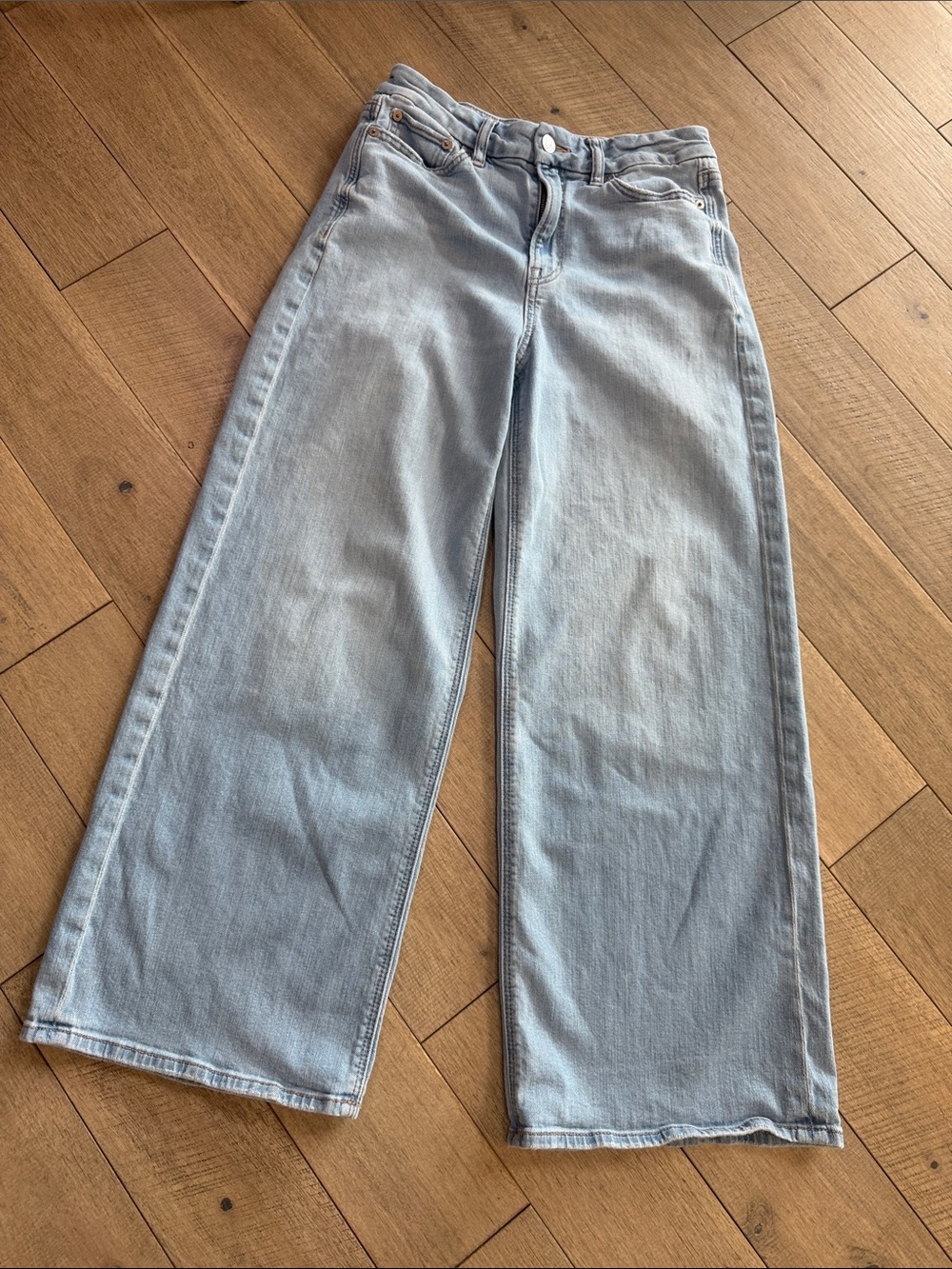 American Eagle Outfitters Light Blue Curvy Super High Rise Baggy Wide-Leg Jeans